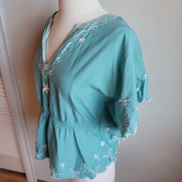 NWOT Flourish Embroidered Blouse - Picture 3 of 6
